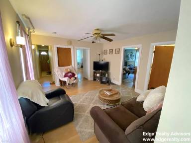 Main picture of 38 Shepard St