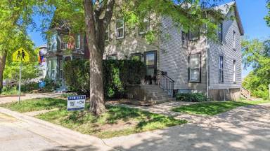 Main picture of 416 N 1st St