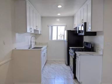 Main picture of 1602 Winona Blvd