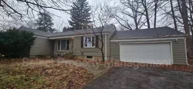 Main picture of 7610 W Jefferson Blvd