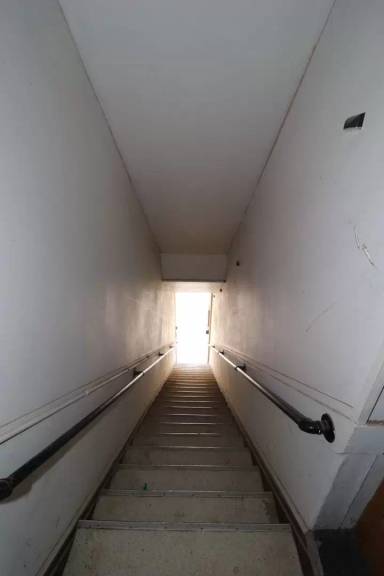 Main picture of 208 1/2 N Broadway St
