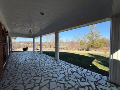 Main picture of 370 Sunnyside Loop