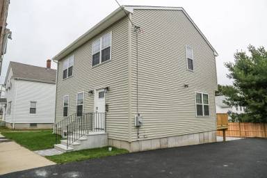 Main picture of 511 Admiral St