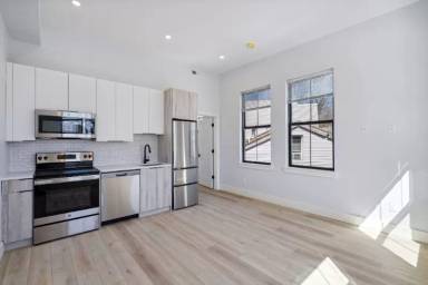 Main picture of 3439 Lancaster Ave