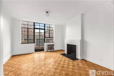 Main picture of 304 E 44th St