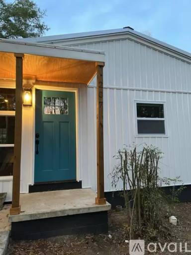 Main picture of 207 East Ave