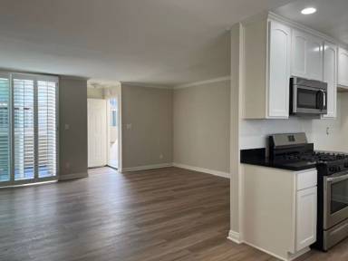Main picture of 12024 Kling St