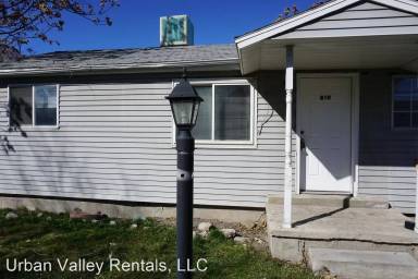 Main picture of 810 W Montague Ave