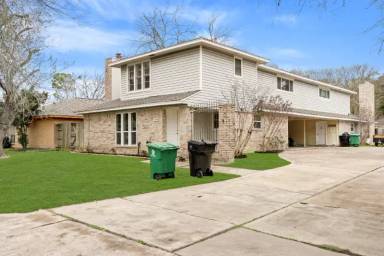 Main picture of 10814 Sugar Hill Dr
