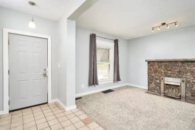 Main picture of 565 W Exchange St