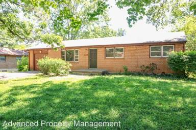 Main picture of 1432 University Dr