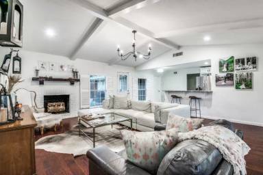 Main picture of 6168 E Lovers Ln