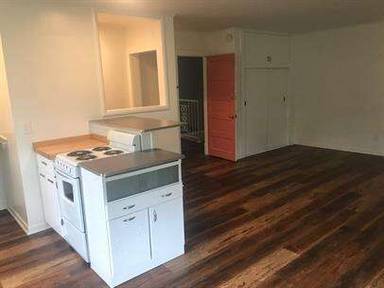 Main picture of 134 NW E St.
