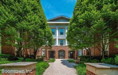Main picture of Colonnade At Kentlands