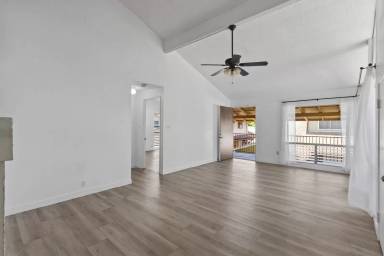 Main picture of 98-364 Kilihe Way