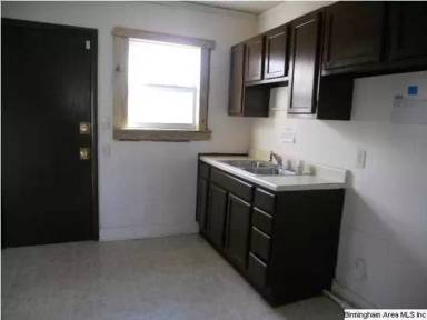 Main picture of 1565 Meadow Ct