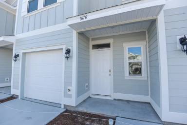 Main picture of 1670 Caleigh Ct