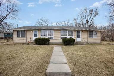Main picture of 1207 E Highway 330