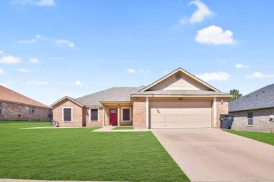 Main picture of 401 Dixon Dr