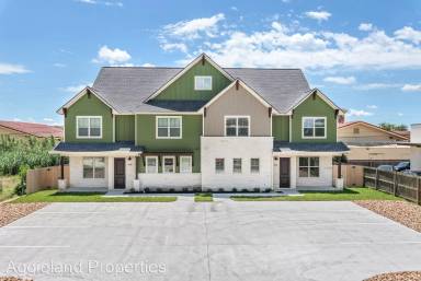 Main picture of 112 Poplar St