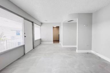 Main picture of 999 W Prospect Rd