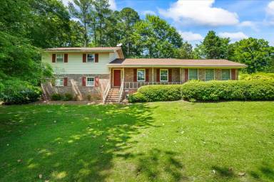 Main picture of 7121 Forest Dr SE