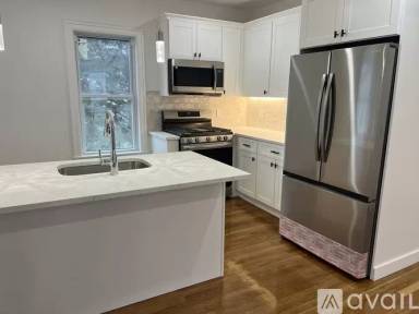 Main picture of 82 Albertina St