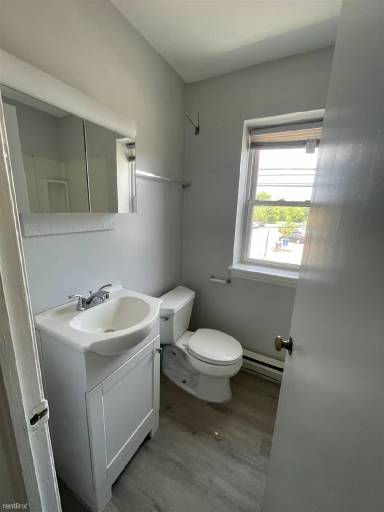 Main picture of 7 Upson St