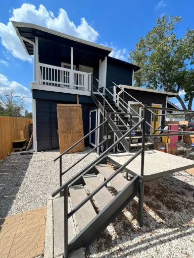 Main picture of 502 Potomac