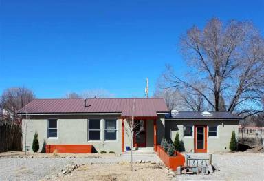 Main picture of 530 Dolan St