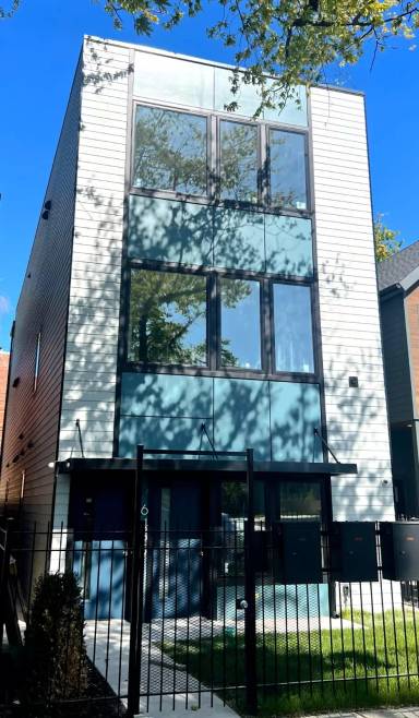 Main picture of 6455 S Saint Lawrence Ave