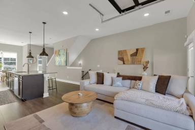 Main picture of 253 Stonecrest Cir