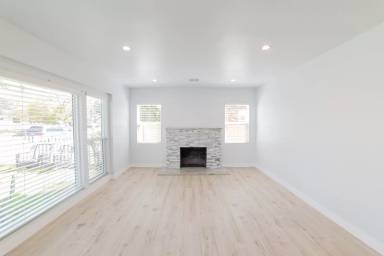 Main picture of 14754 Bassett St