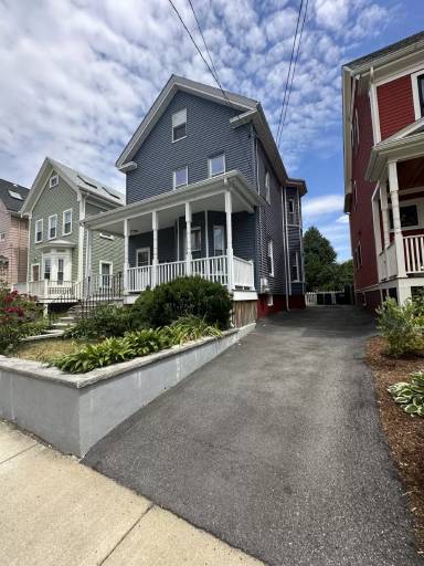 Main picture of 51 Cedar St