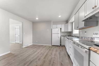 Main picture of 2702 N Mason St