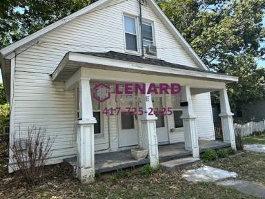 Main picture of 635 S Douglas Ave