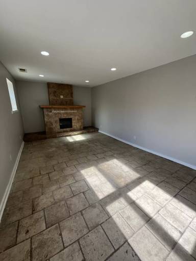 Main picture of 3934 Evergreen St