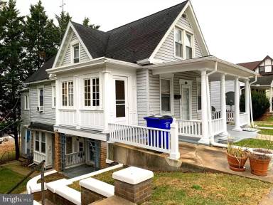 Main picture of 852-860 Dewey Avenue - 854