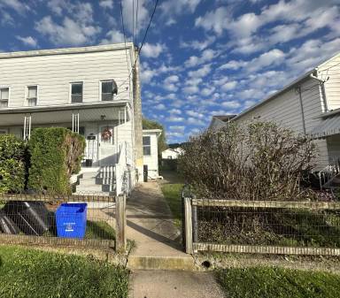 Main picture of 72 Chestnut St