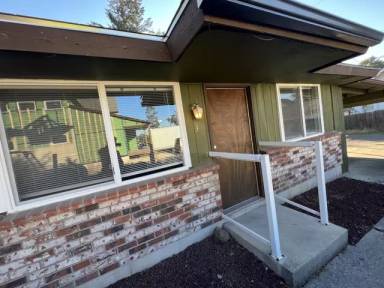 Main picture of 723 W York Ave