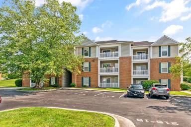 Main picture of 215 S Knollwood Dr