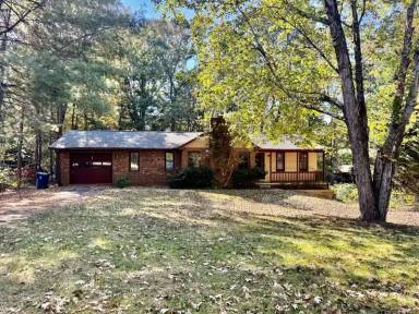Main picture of 136 Atwood Dr