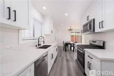 Main picture of 13825 Beaver St