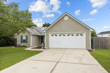 Main picture of 300 Foxhall Rd