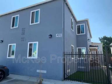 Main picture of 4334 1/2 Van Dyke Ave