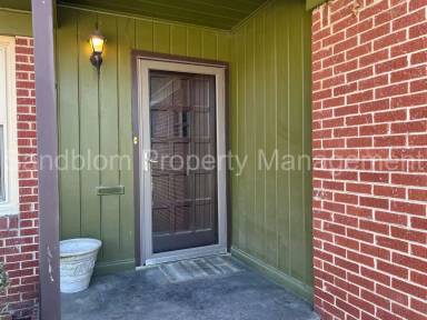 Main picture of 3915 S Norfolk Ave