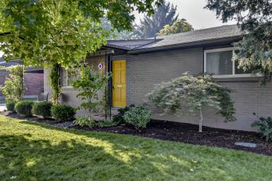 Main picture of 731 N Hillview Dr