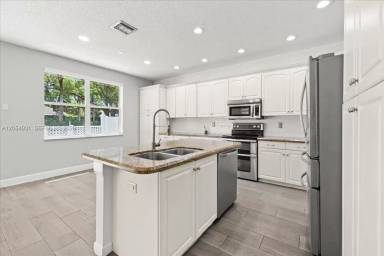 Main picture of 5014 SW 155th Ter