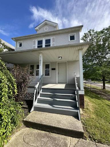 Main picture of 11021 Western Ave