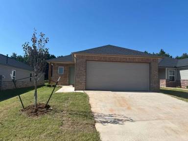 Main picture of 836 NE 101st St